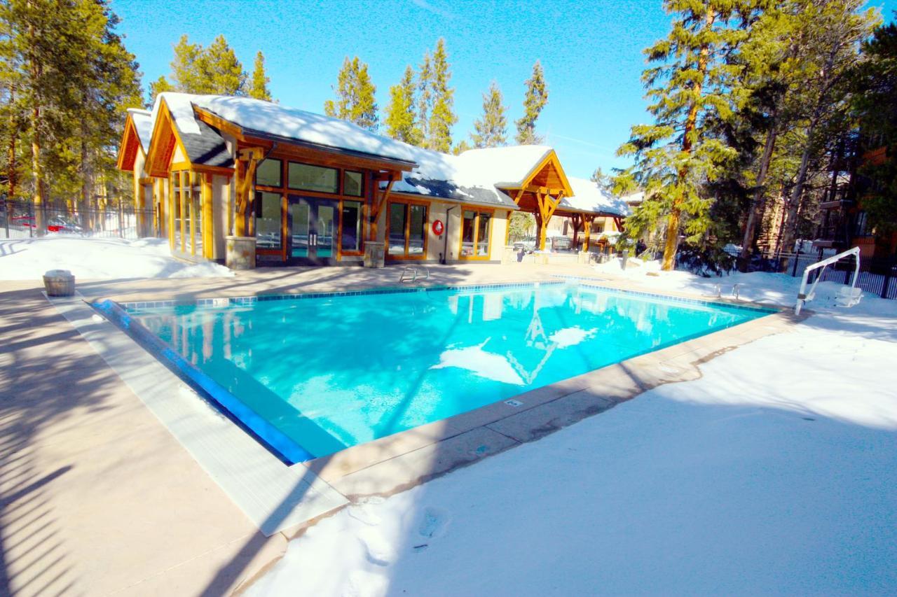 Pinecreek #E - 3 Bedroom - Pool And Hot Tub Access - Close To Town - Shuttle To Slopes เบรกเคนริดจ์ ภายนอก รูปภาพ